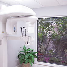 Panoramic digital dental x-ray scanner